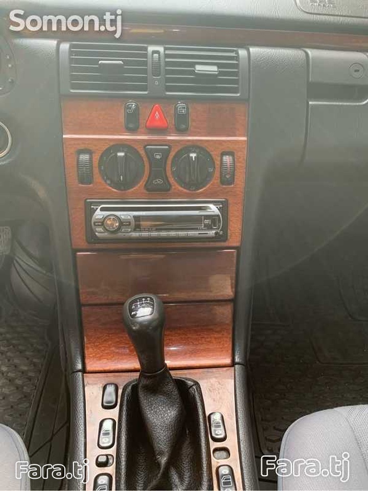 Mercedes-benz E class, 1998 (4) Mercedes-benz E class, 1998 (4)