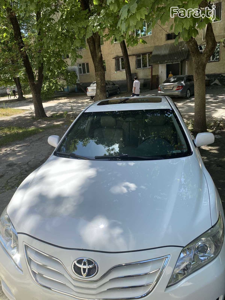 Toyota Camry, 2010 (2) Toyota Camry, 2010 (2)