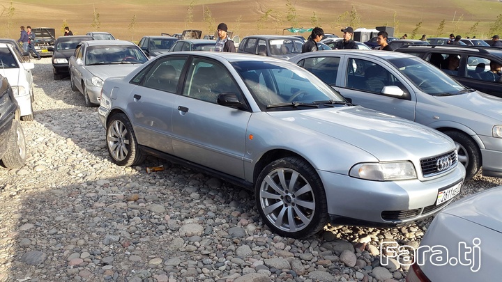 Audi A4, 1995 г (2) Audi A4, 1995 г (2)